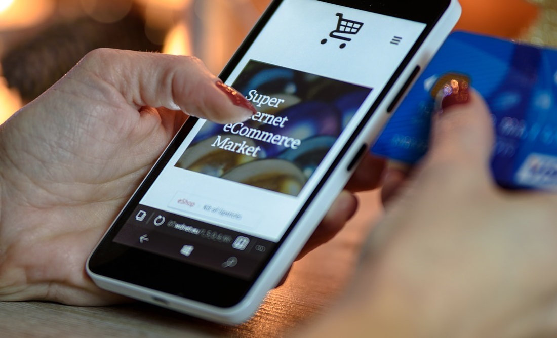 Pozytywne opinie to wyższa sprzedaż – użytkownik twórcą treści na stronie